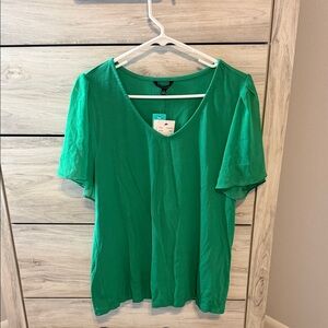 VIOLETS & ROSES
Nagoya Flutter Sleeve Knit Top